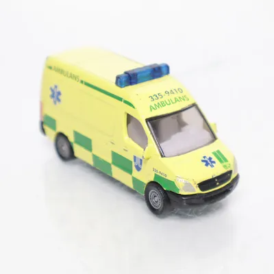 Legetøjsbil (ambulance) fra Siku