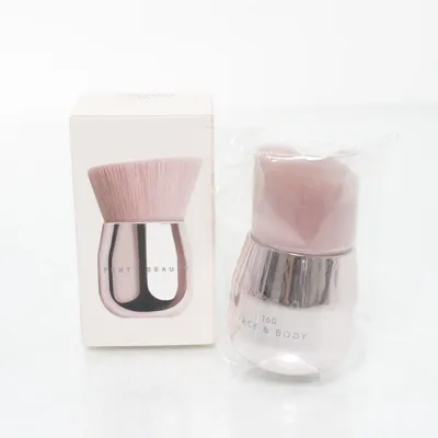 Makeup børste (Pink) fra Fenty Beauty