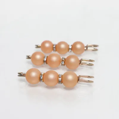 Brooch (Gold, Beige) Unknown metal