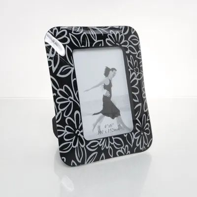 Frame (Black, White)