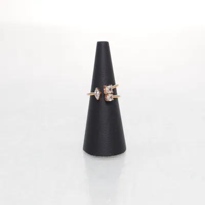 Ring (Guldfärgad) Okänd metall