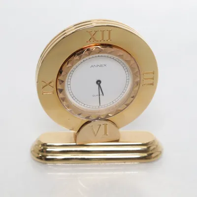 Table clock (Gold) from Quartz  