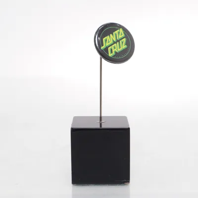 Pin (Svart, Grön) från Santa Cruz Okänd metall