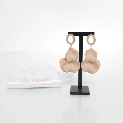 Örhängen (Beige) från Sweden Okänd metall