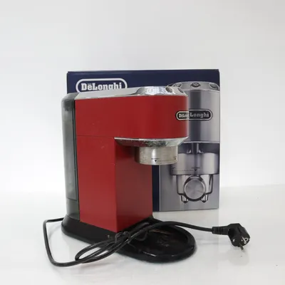 Kaffemaskin (Dedica EC 685.M) från DeLonghi