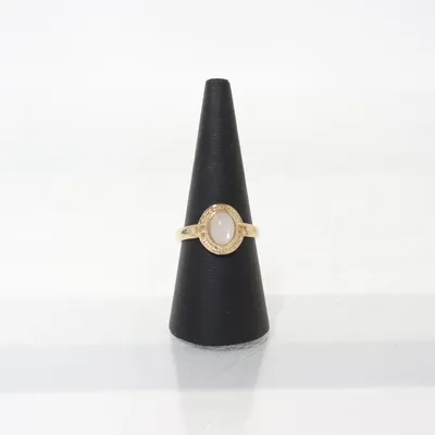 Ring (Guldfärgad, Beige) Okänd metall