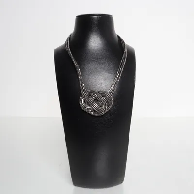 Halsband (Silverfärgad) Okänd metall