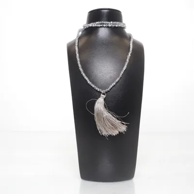 Halsband (Grå, Silverfärgad) Okänd metall