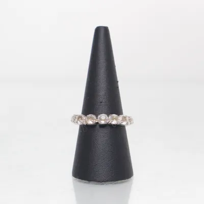 Ring (Silverfärgad) Okänd metall