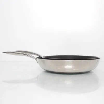 Stekpanna (Silverfärgad, Svart) från Ernesto