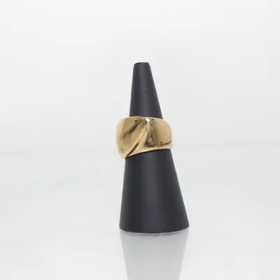 Ring (Guldfärgad) från Elizabeth and James Okänd metall