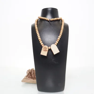 Halsband (Beige) från Wood Fellas Trä