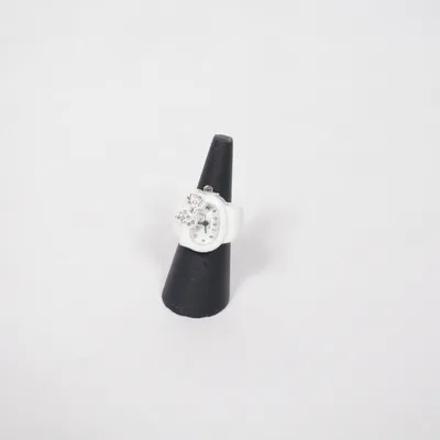 Ring (Vit) från Bozhi Okänd metall