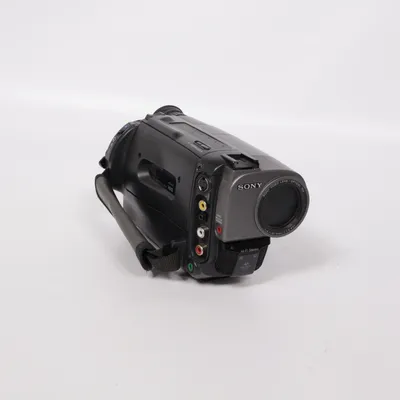 Videokamera (CCD-TR810E) från Sony
