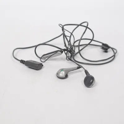 Headphones (Black, Silver) from Sony Ericsson