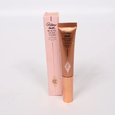 Highlighter (Pillowtalk Beauty Light Wand) från Charlotte Tilbury