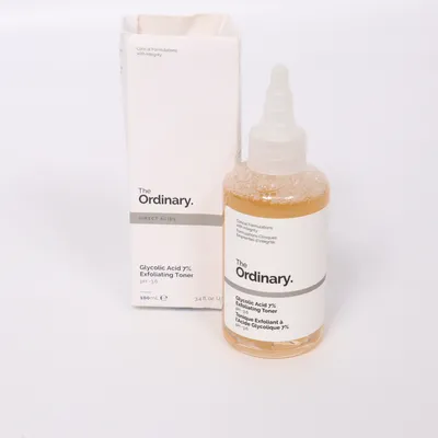 Peeling (Glycolic Acid 7% Exfoliating Toner) from The Ordinary