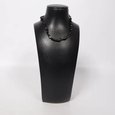 Halsband (Svart) Okänd metall