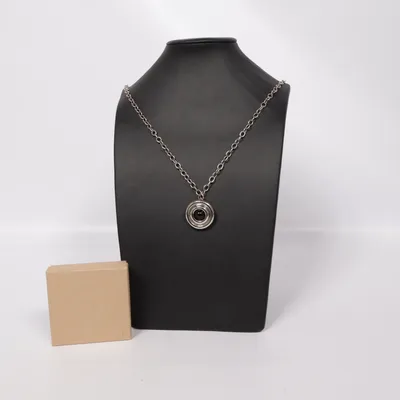 Halsband (Silverfärgad, Svart) från Trine Tuxen Jewelry Okänd metall