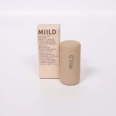 Blush (Skin Glow Tinted Beauty Balm, 01 Beige Silhouette) fra Mild