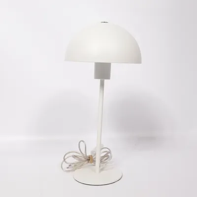 Bordslampa (Table lamp Amsterdam White) från Rusta