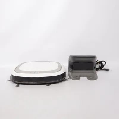 Robot vacuum cleaner (DA5G) from Ecovacs