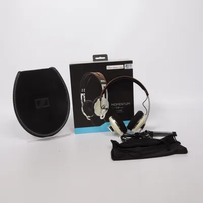 Hörlurar (MOMENTUM On-Ear Ivory) från Sennheiser