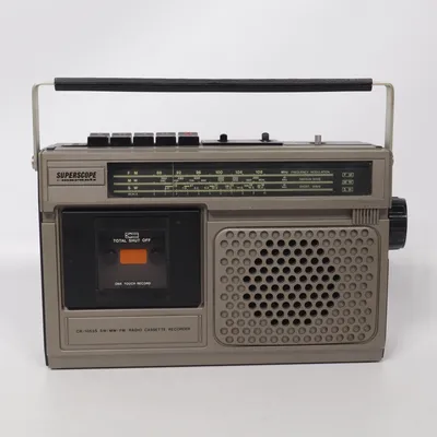 Radio (Superscope by Marantz CR-1053S)