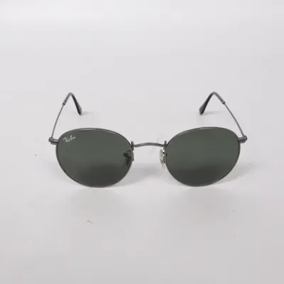 Solglasögon (RB 3447) från Ray-Ban
