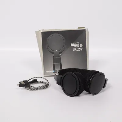 Hörlurar (Hellas Wireless Black Belt) från Urbanears