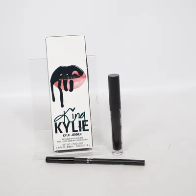 Make-Up Set (Matte Liquid Lipstick & Lip Liner) von Kylie Cosmetics