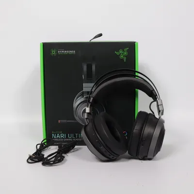 Headset (Nari Ultimate) från Razer