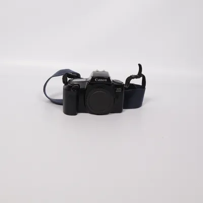 Analog systemkamera (EOS 1000F) från Canon