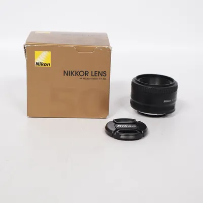Kameraobjektiv (AF Nikkor 50mm f/1.8D) från Nikon