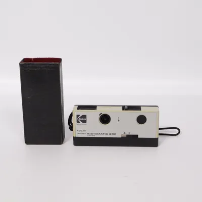 Analog kompaktkamera (pocket INSTAMATIC 200) från Kodak