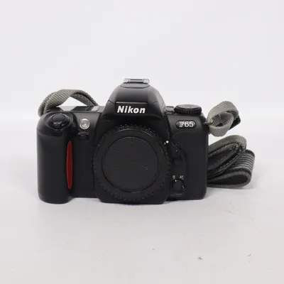 Analog systemkamera (F65) från Nikon