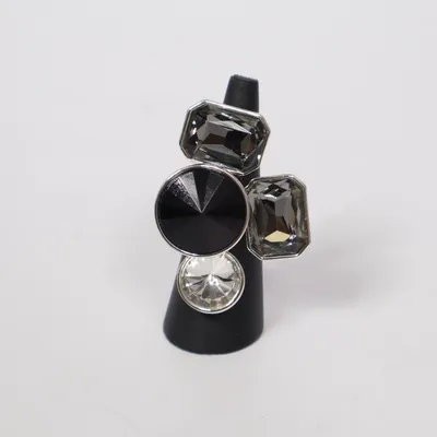 Ring (Silverfärgad, Svart) Okänd metall