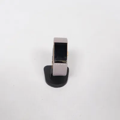 Aktivitetsarmband (Charge 4) från FitBit