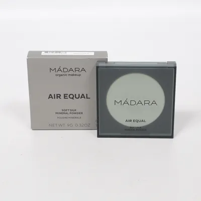 Puder (Ait Equal Soft Silk Mineral Powder) från Mádara