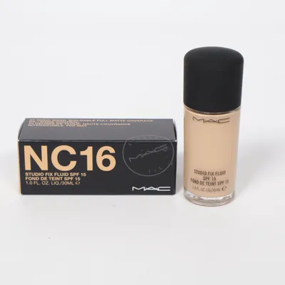 Foundation (NC16) från M.A.C