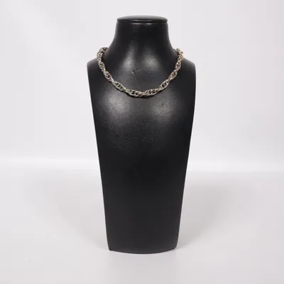 Halsband (Silverfärgad) Okänd metall