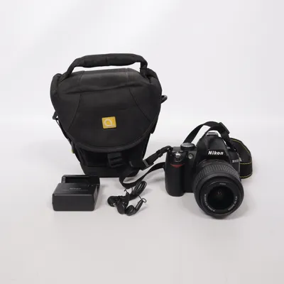 Systemkamera (D3000) från Nikon