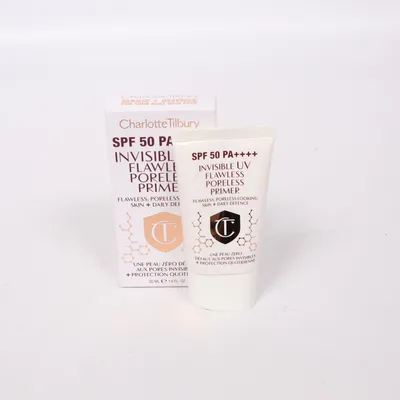 Primer (Invisible UV Flawless Poreless Primer) från Charlotte Tilbury