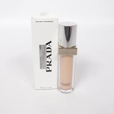 Foundation (Reveal ) från Prada