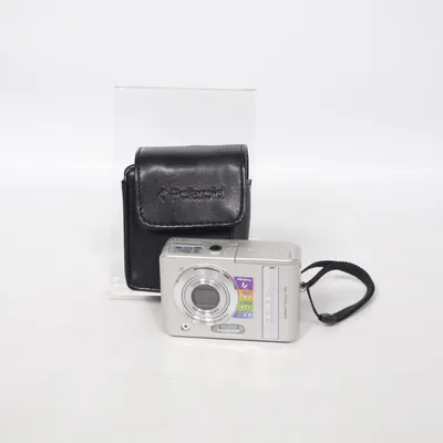 Digital kompaktkamera (I832) från Polaroid
