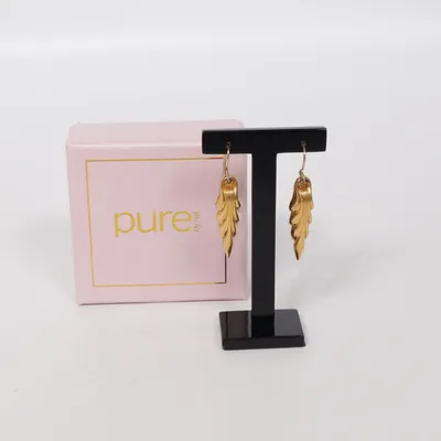 Örhängen (Guldfärgad) från Pure by Nat Okänd metall