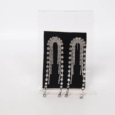 Örhängen (Silverfärgad) Okänd metall