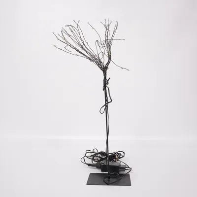 Bordslampa (Svart) från Czjutai