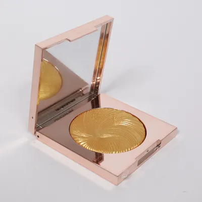 Blush (VISIONARY LIGHT MULTI-USE FACE POWDER • ”Unbelievable”) de Zoeva