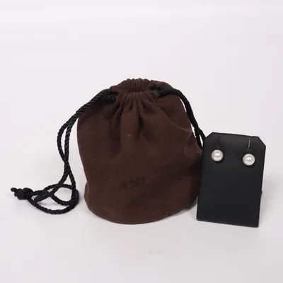 Örhängen (Guldfärgad, Vit) från Ani Okänd metall